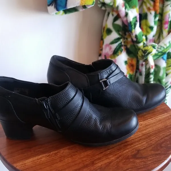 CLARK heel size 7.5 women’s black low shooties academia - Image 7