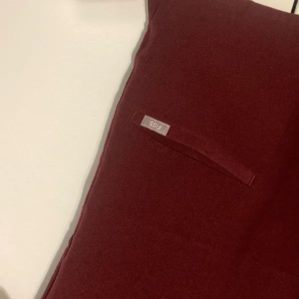 Figs Technical Collection Wine Color Women’s Size XS 3 Pockets - Image 2