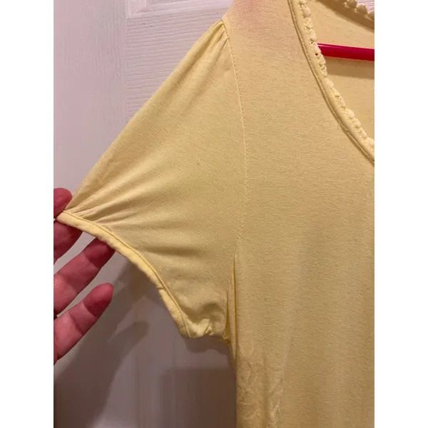 H&M‎ Yellow Scoop Neck Short Sleeve Top Pom Pom Trim Gathered Bust Large - Image 2