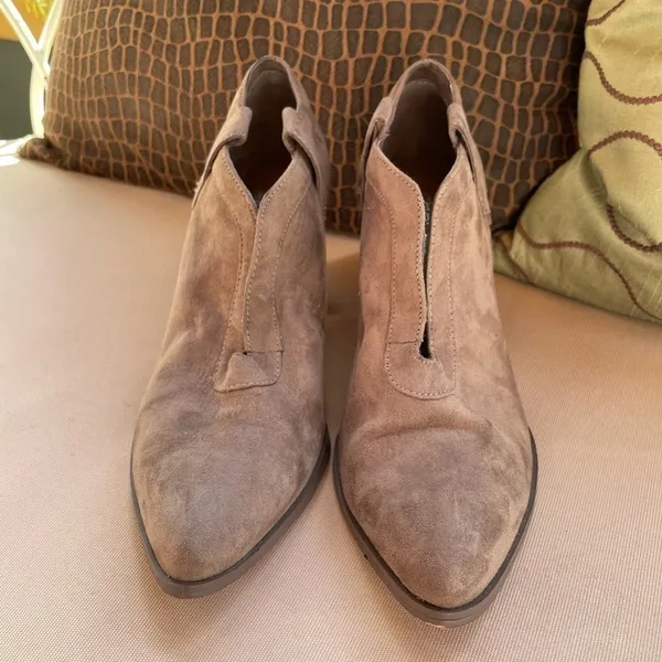 Charles by Charles‎ David Heeled Ankle Boots 7.5 - Image 3