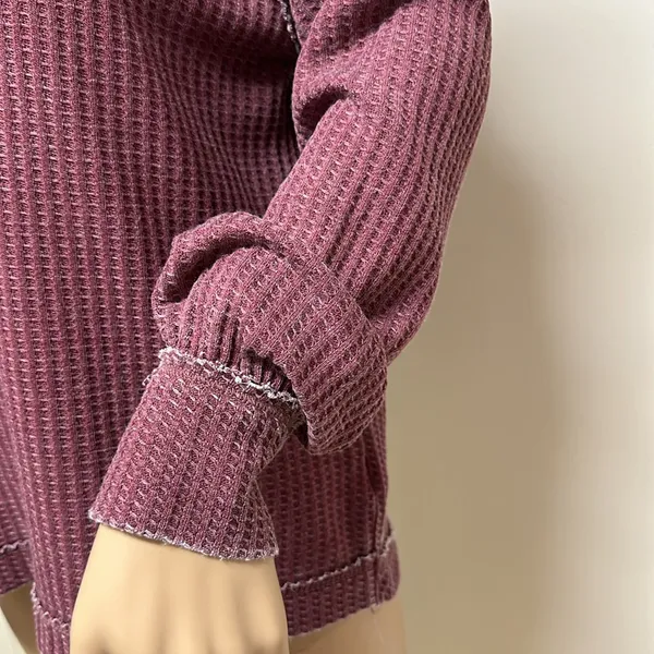 True Craft Mock Turtleneck Waffle Top with Raw Edged Trim in Maroon Size M - Image 3