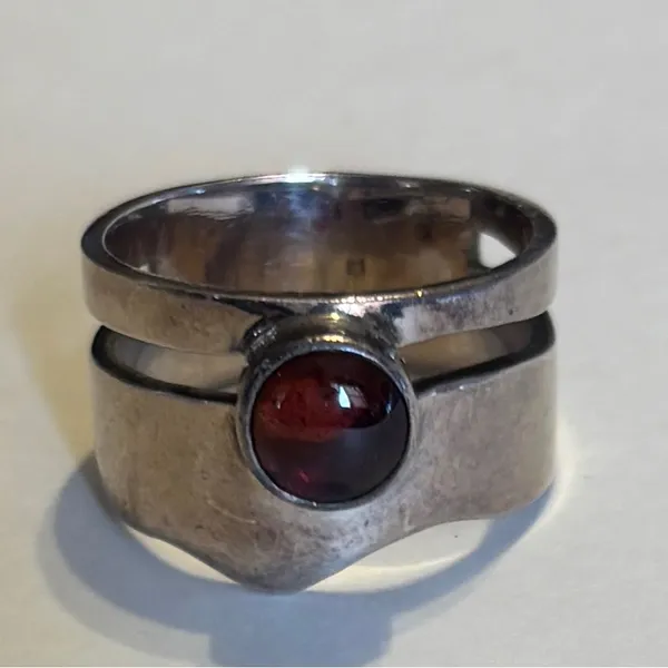 Sterling Silver Ring with Red Gemstone - Image 2