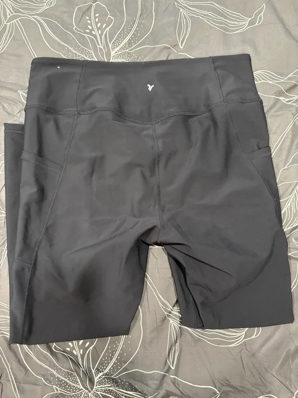 Old Navy Active Leggings - Image 3