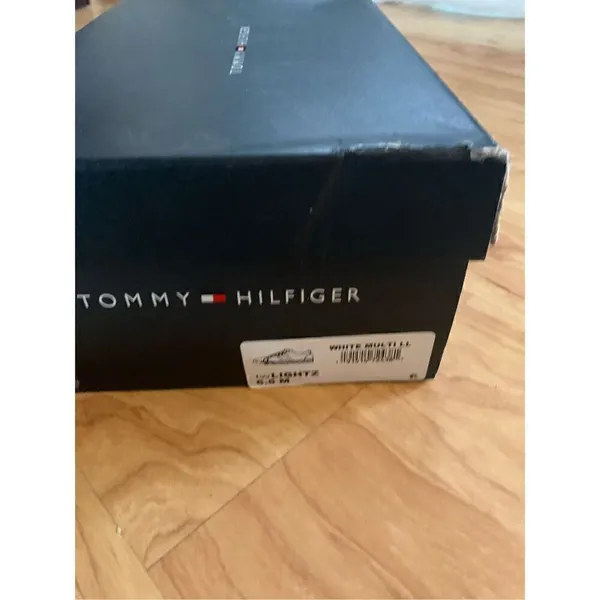 Tommy Hilfinger white sneakers size 6.5 new - Image 4