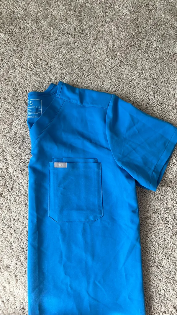 Catarina FIGS One-Pocket Top Scrub - Image 2