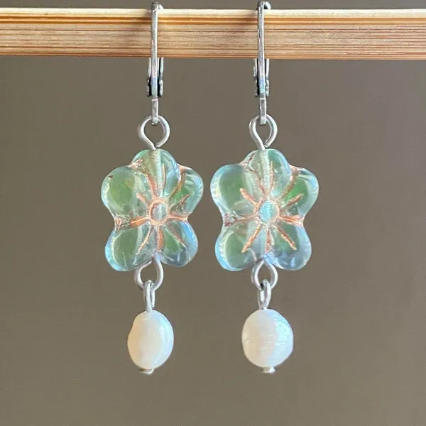 Handmade quality Czech glass flower beads & natural shell pearls dangle earrings🩵💚 - Image 2