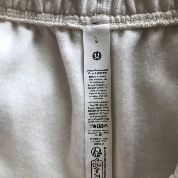 Lululemon Scuba Mid-Rise Oversized Short 3" Trim Light Ivory / Black NWT - Image 11