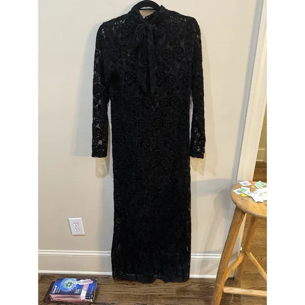 ALOHAS Tiban Black Lace Maxi Dress Mock Neck Bow Size Medium Velvet Long Sleeve - Image 5