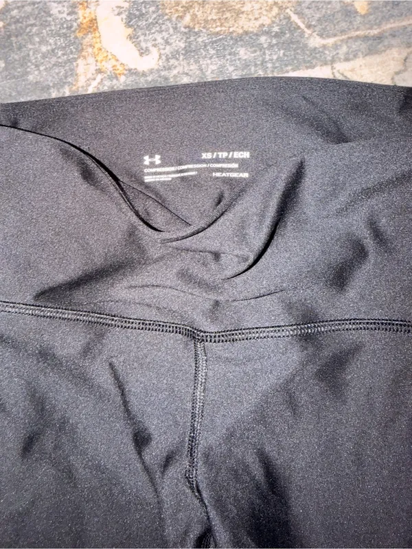 Under Armour Compression Heatgear Crop Leggings xsmall - Image 2