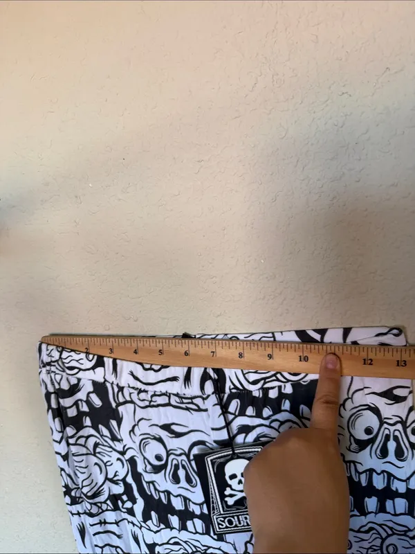 NWT White & Black Melting Monsters Leggings size L‎ - Image 6