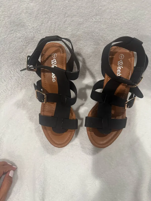 Weeboo Platform Heels Black Size 6 - Image 4