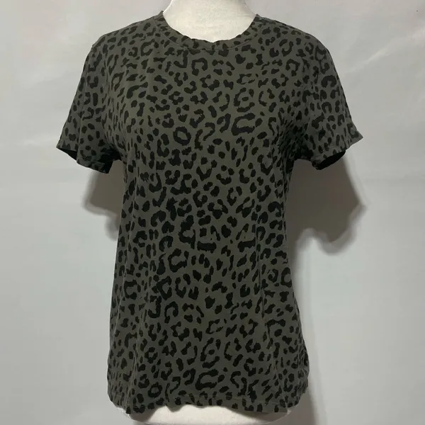 Lucky Brand Animal Print Short Sleeve Crewneck T-Shirt Olive Green Size Medium - Image 3