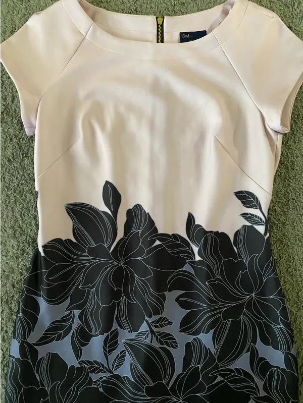 Size 8 classy floral dress Pink - Image 4