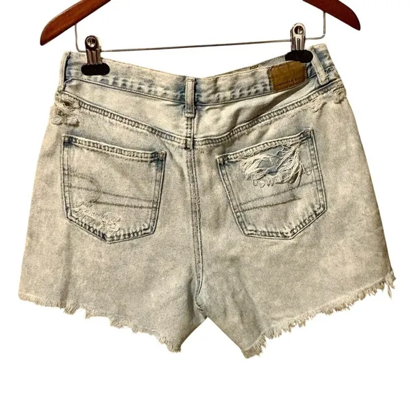 American Eagle Baggy Mom Short Distressed Denim Shorts - Image 4
