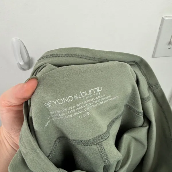 Beyond Yoga Beyond the Bump Love the Bump Midi Maternity Leggings Green Medium - Image 6