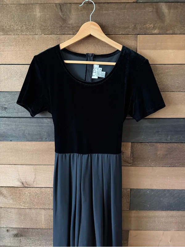 Vintage 90s CDC Black Velvet Wide Leg Jumpsuit Size 4 - Image 9