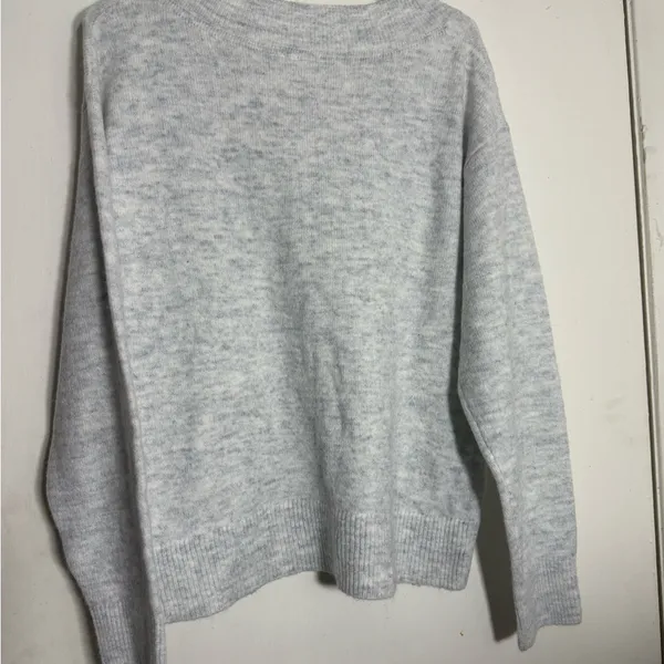 GAP Light Gray Off-the-Shoulder Sweater - Image 8