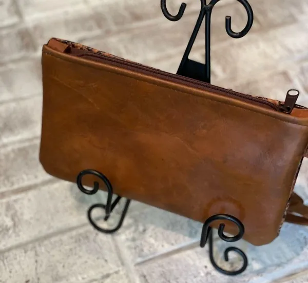 Cowhide Wristlet Clutch Leather Cowhide Zipper Embossed Leather Crossbody bag - Image 7