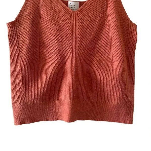 A New Day Burnt Orange Cropped Knit V-Neck Sleeveless Womens’ Tank Top L # 1507 - Image 3