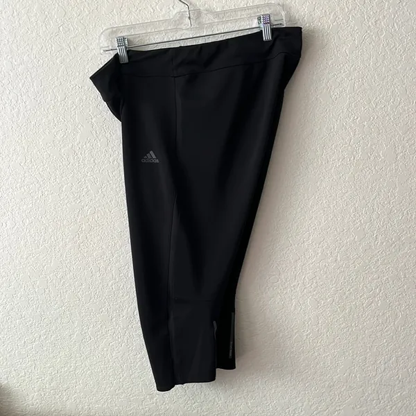 ADIDAS Climacool Workout Capri Tights 
Size XL - Image 4