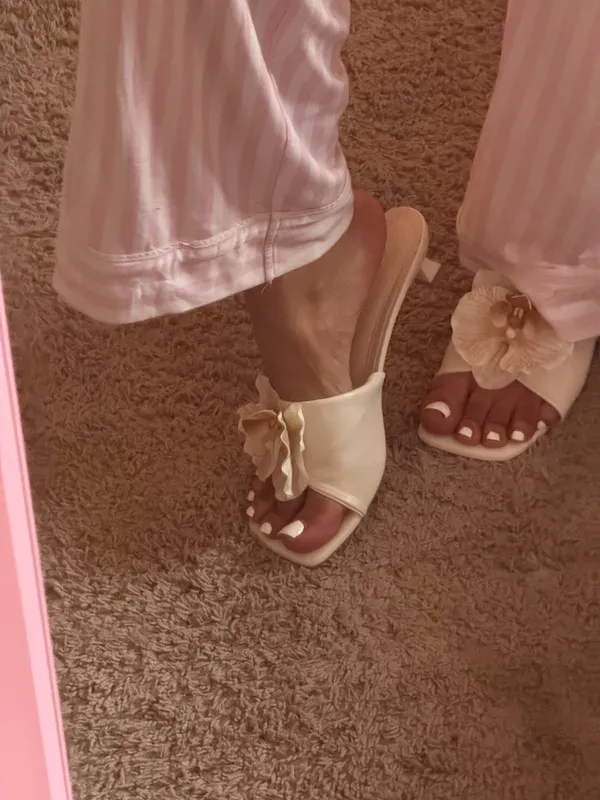 Orchid kitten heel Size 8 - Image 2