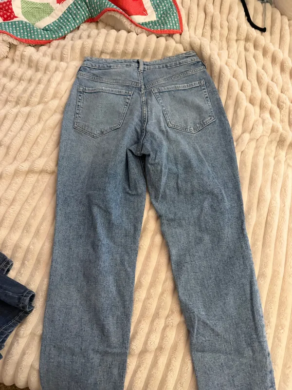 Old Navy Jeans - Image 3