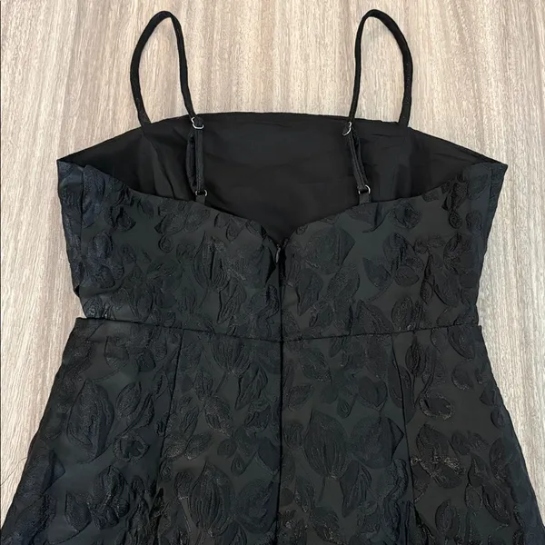Lulu’s NWT Gorgeously Chic Black Floral Jacquard Cutout Maxi Dress Size Medium - Image 9