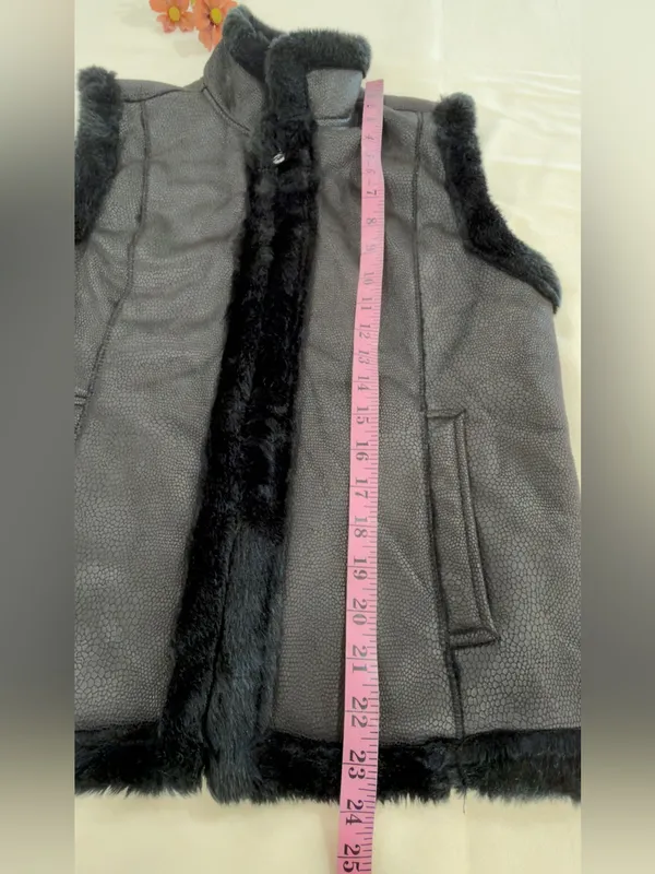 Jaclyn Smith Black Faux Shearling-Trim Vest - Image 8