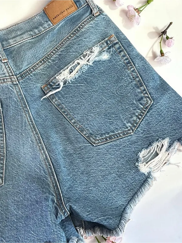 American Eagle Highest Rise 90’s Boyfriend distressed Jeans Shorts - Image 16