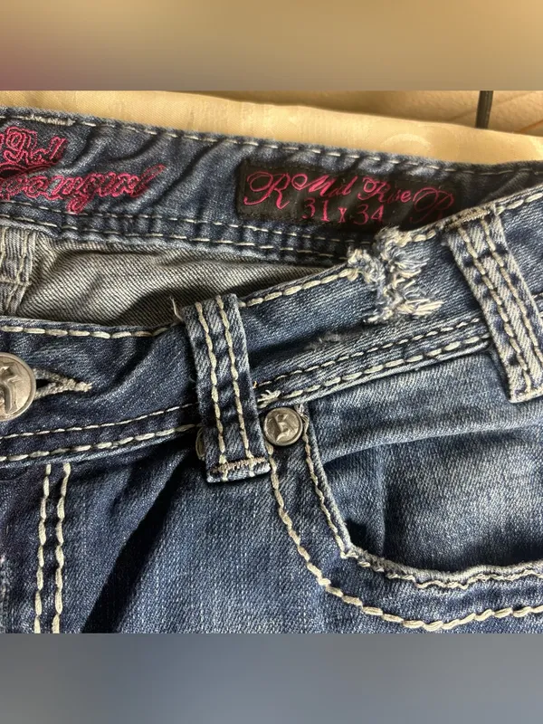 Rock & Republic Dark Blue Denim Jeans with Pink Embroidery - Image 3