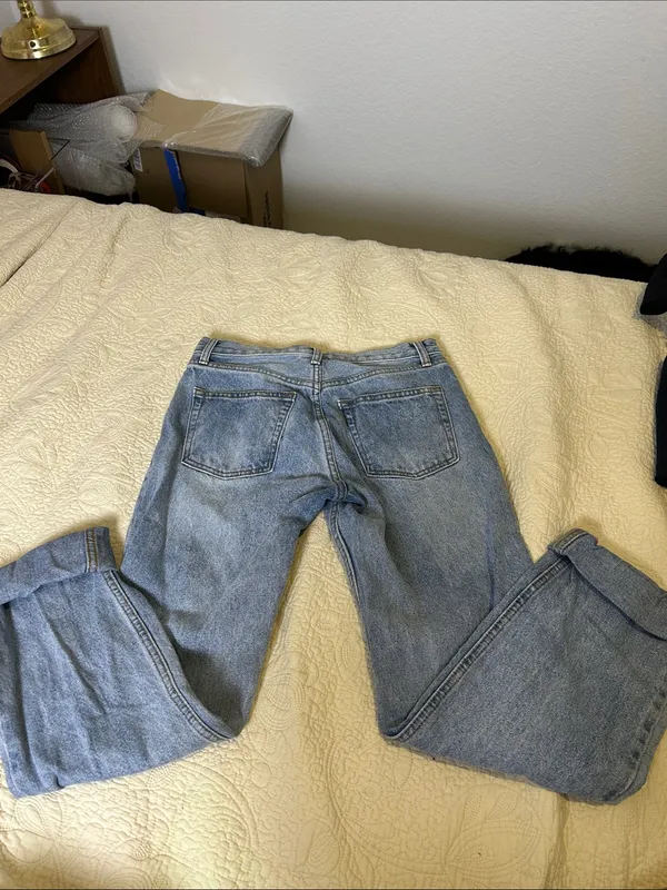 Straight Leg Women’s Jeans in Light Blue - Image 4