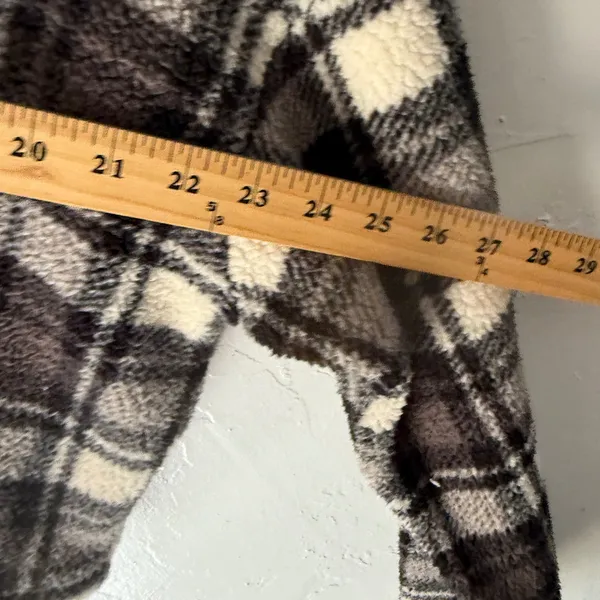 Love Tree Plaid Fleece Quarter‎ Zip Cropped Pullover Sweatshirt Women's Large - Image 3