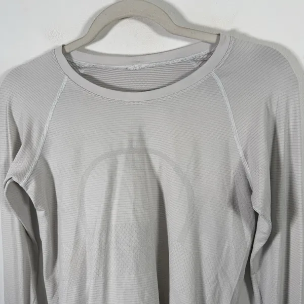 Lululemon Swiftly Tech 2.0 Long Sleeve Shirt White Race Length Gym Womens‎ 6 - Image 3