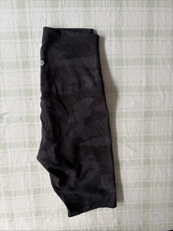 Lululemon Align High-Waist Camo Bike Shorts - Black/Grey - Image 5