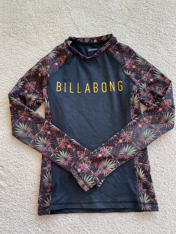 Billabong Rash Guard and Swimsuit Bottoms - Image 3