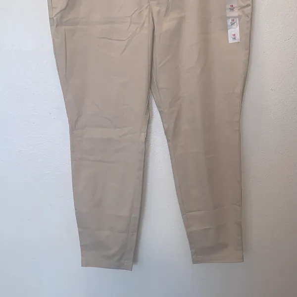 NWT Old Navy High Rise Skinny Full Length Khaki Pants 18 Adjustable Waist - Image 3
