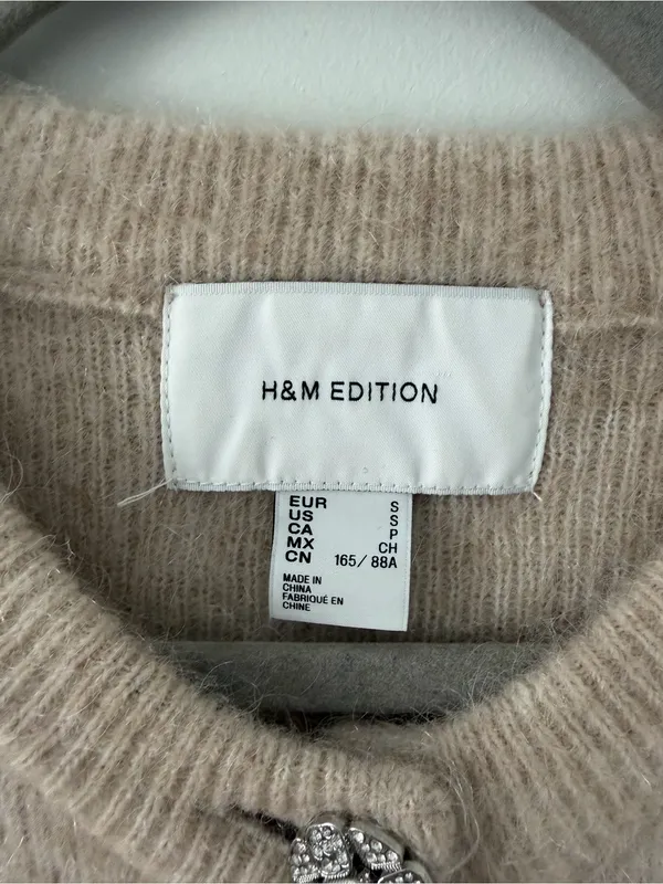 H&M Edition Tan Mohair Wool Short Sleeve Jeweled Button Knit Sweater Top NWOT S - Image 3
