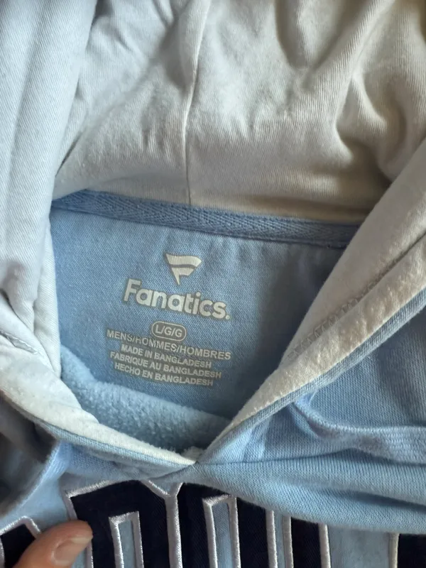 Unc Hoodie Size L - Image 2