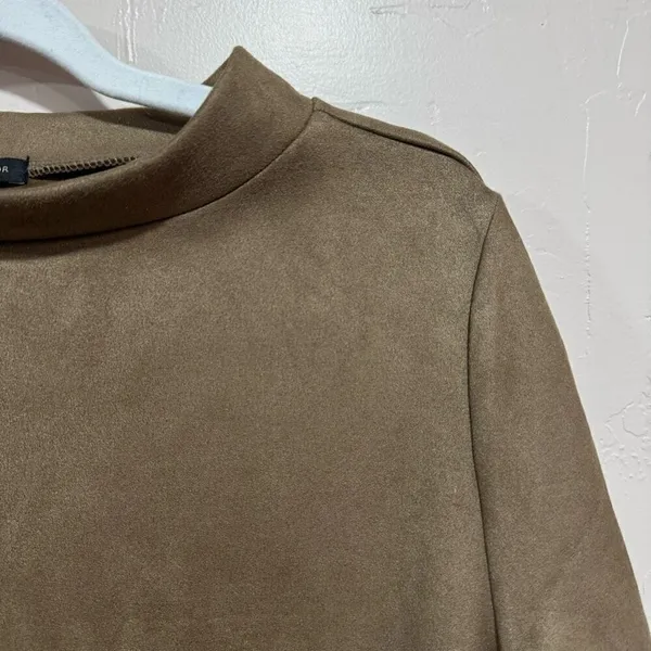 Faux Suede Button Trim Top Ann Taylor - Image 5