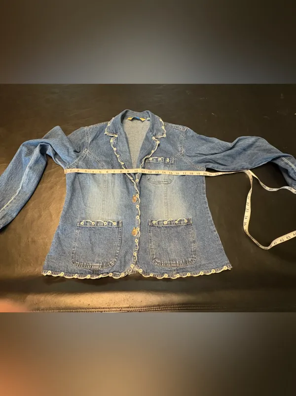 New Identity Vintage 100% cotton Blue Denim Jacket with Eyelet Trim size Large - Image 7