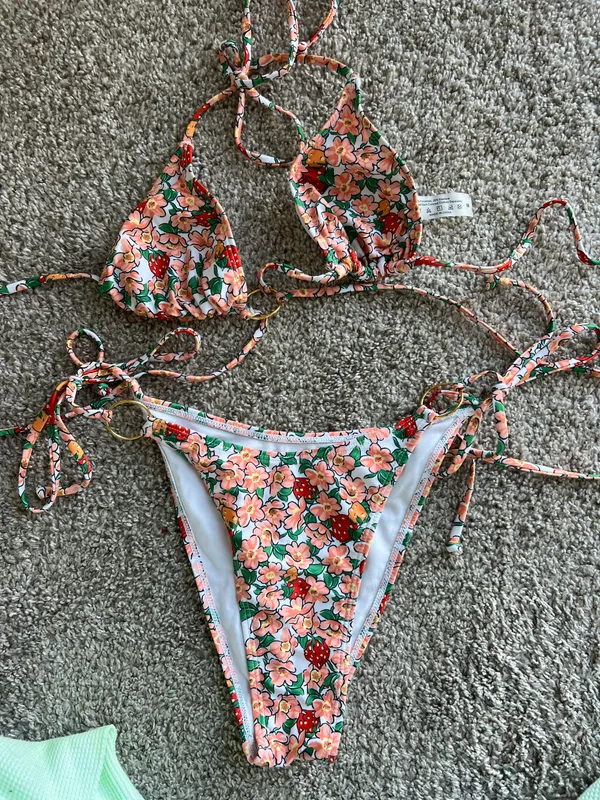 Bikini - Image 3