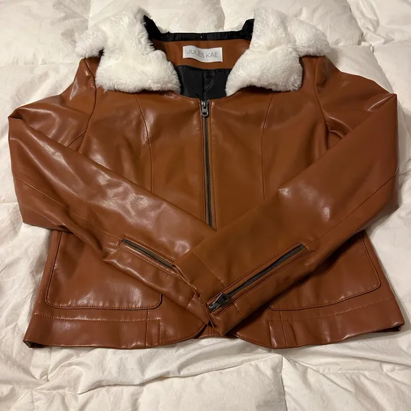 Jules Kae Brown Faux Leather Jacket with White Collar - NWOT - Size M - Image 4