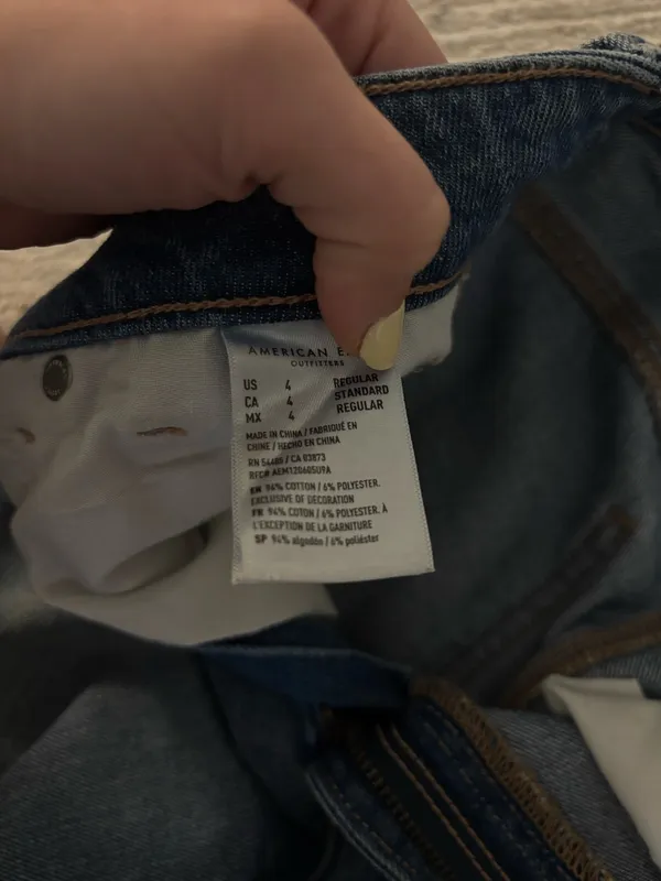 American Eagle Mom Jeans - Image 4