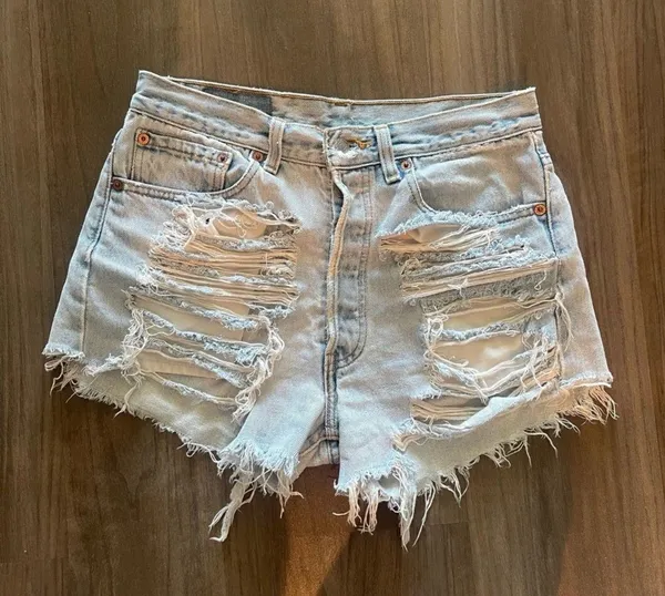Levis denim light wash shorts - Image 2