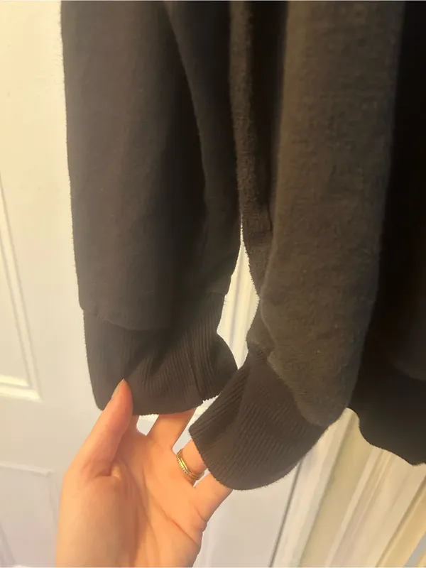 ☀️3/$25 Monrow raglan sweater crewneck sweatshirt xl black color block - Image 4