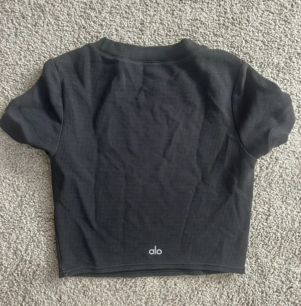 Alo Crop Top - Image 2