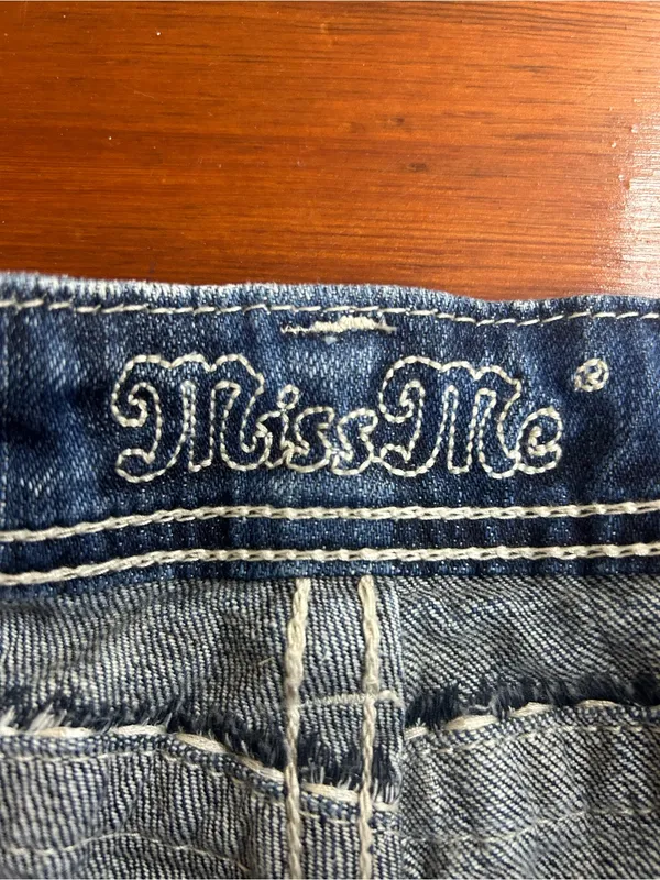 Miss Me Y2K Embellished Denim Bermuda Shorts Sz 25 Western Distressed 👽🧡 - Image 6