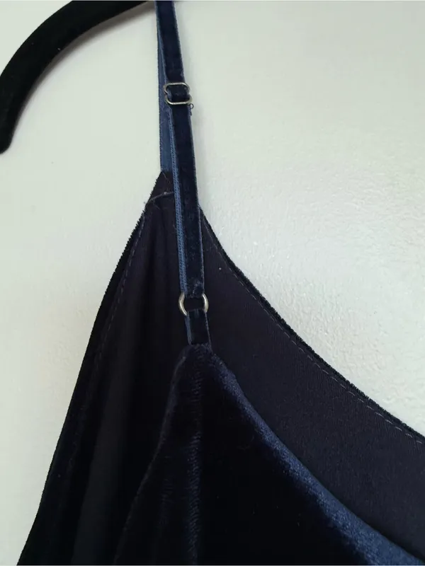 Rose & Olive Navy Velvet and Pleated-Hem Camisole - Image 4