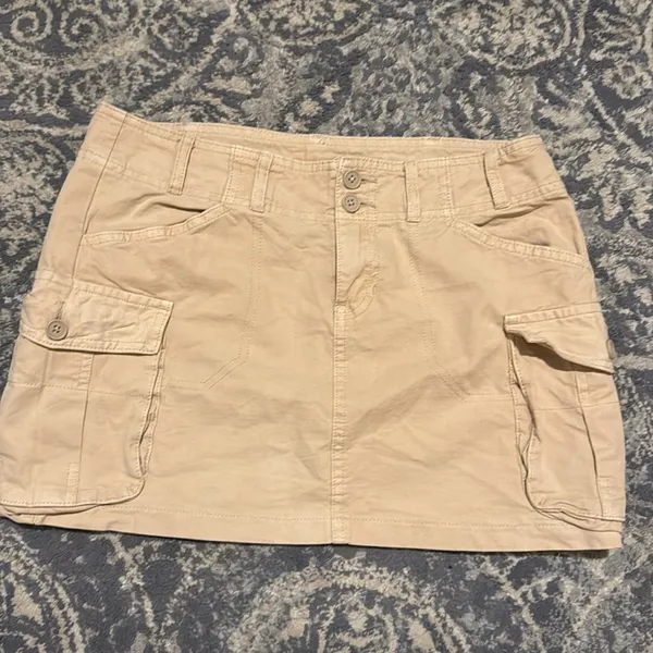 John Galt By PacSun Beige Beverly Cargo Mini Skirt Size Small - Image 2