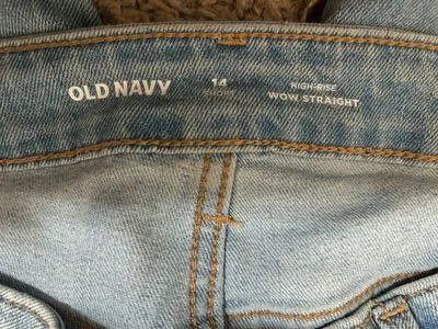 Old Navy Jeans - Image 3